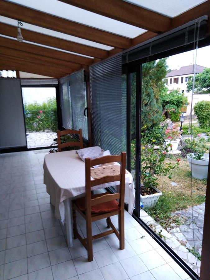 Chez Myla Chambre Avec Tv Ecran Plat Et Salle De Bain Privative Bourges Ngoại thất bức ảnh