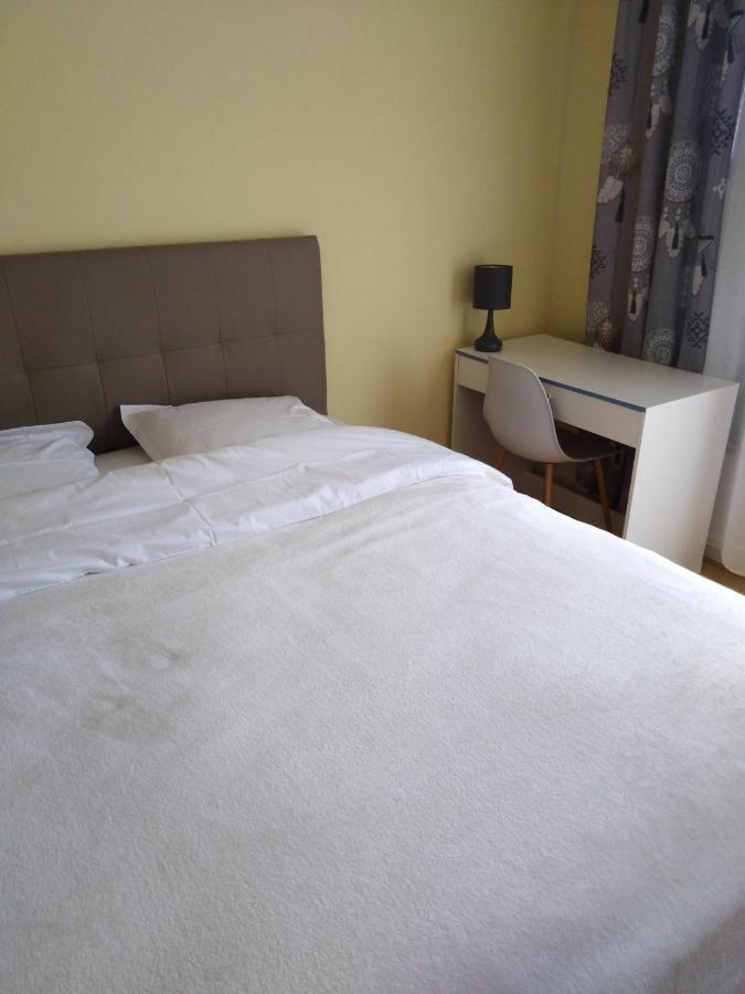 Chez Myla Chambre Avec Tv Ecran Plat Et Salle De Bain Privative Bourges Ngoại thất bức ảnh